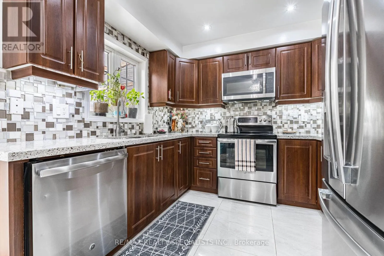 73 ZIA DODDA CRESCENT