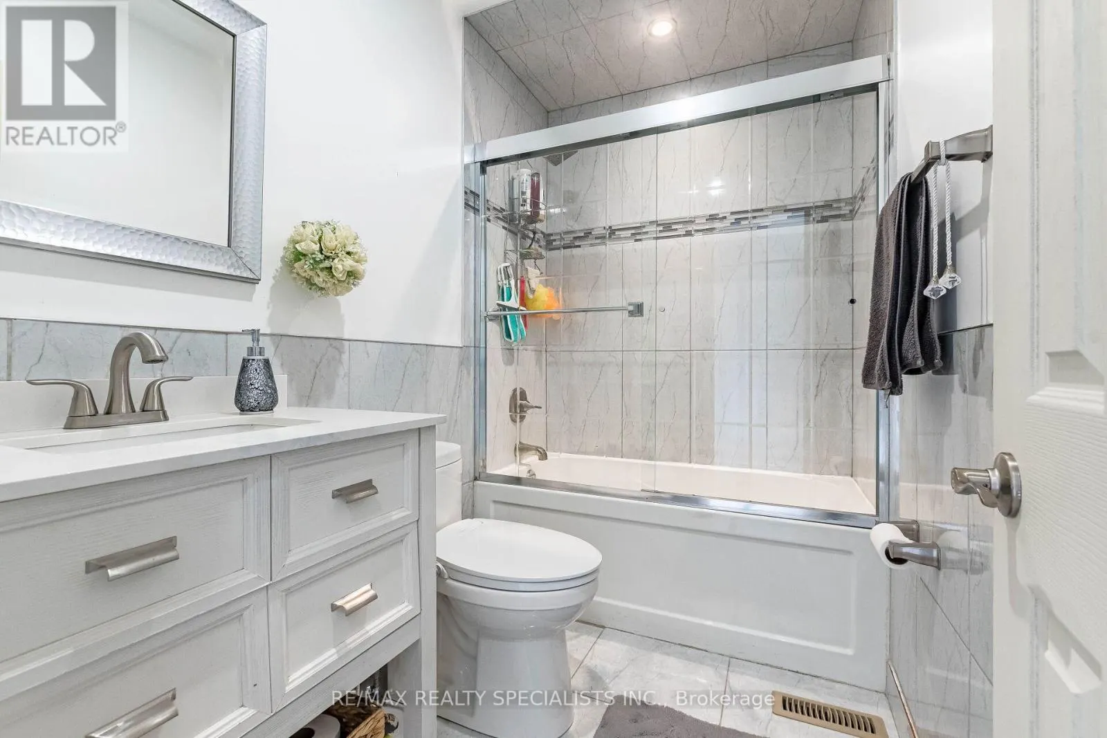 73 ZIA DODDA CRESCENT