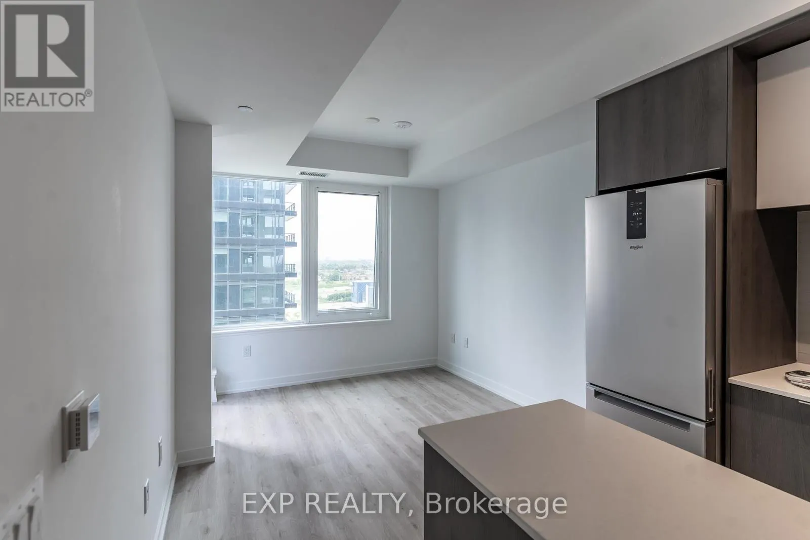 1111 - 395 SQUARE ONE DRIVE