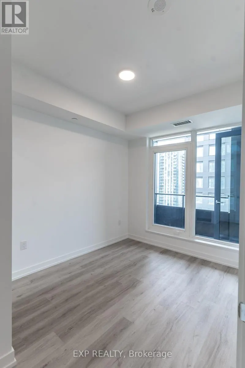 1111 - 395 SQUARE ONE DRIVE