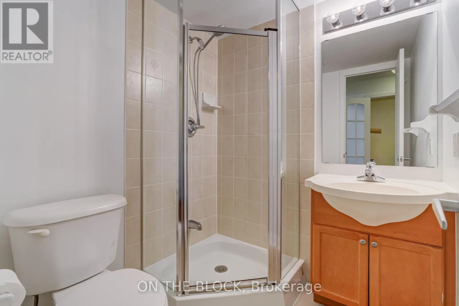 1604 - 33 ELM DRIVE W