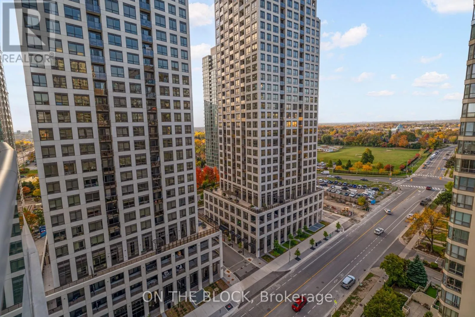 1604 - 33 ELM DRIVE W