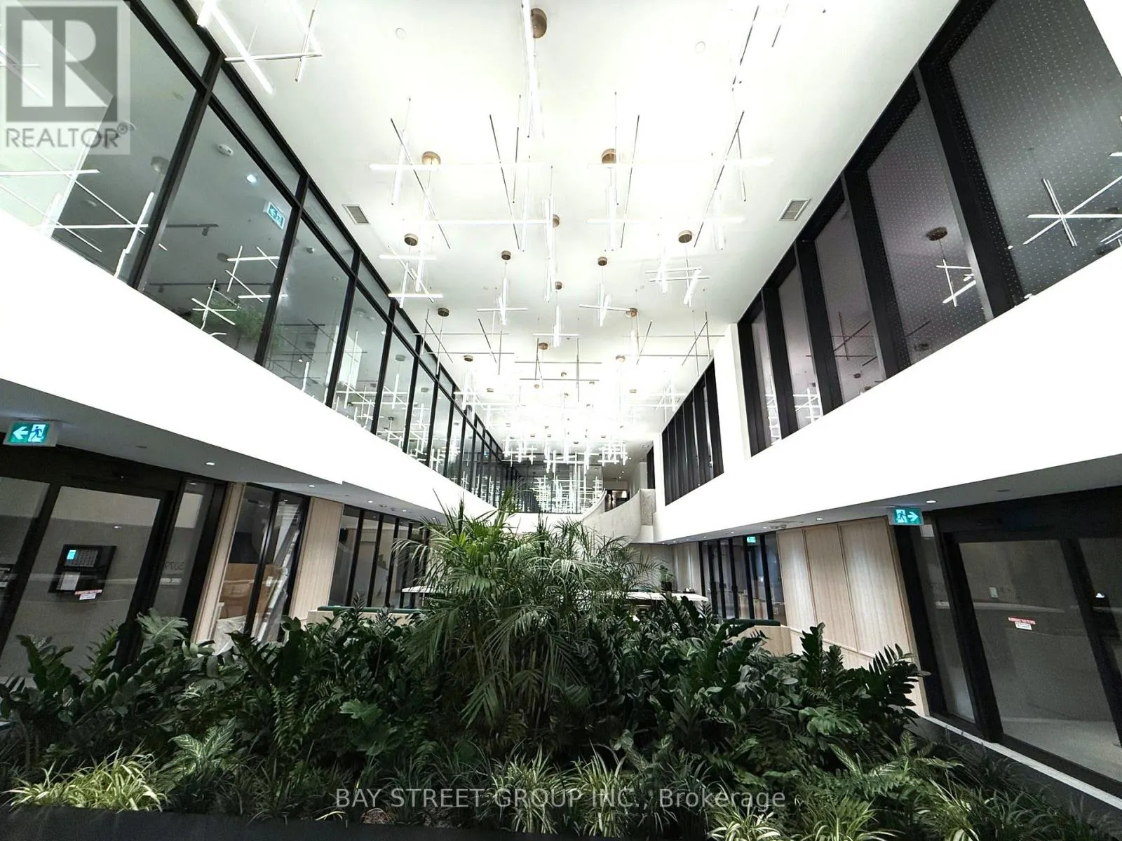 412 - 3071 TRAFALGAR ROAD