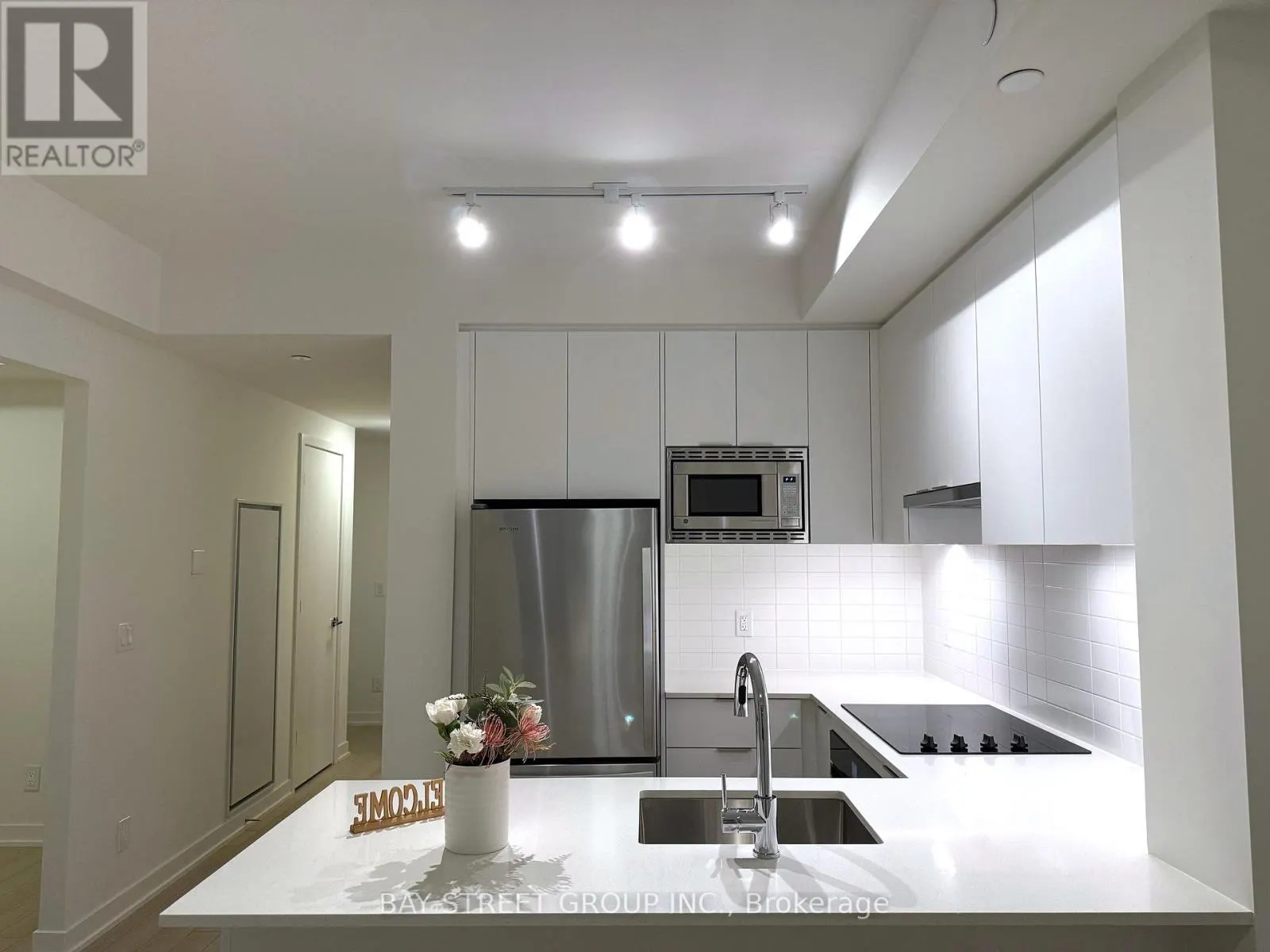 412 - 3071 TRAFALGAR ROAD