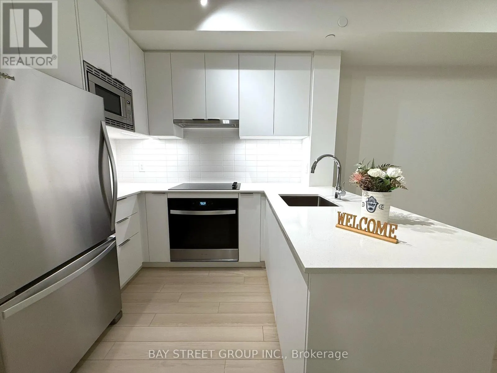 412 - 3071 TRAFALGAR ROAD