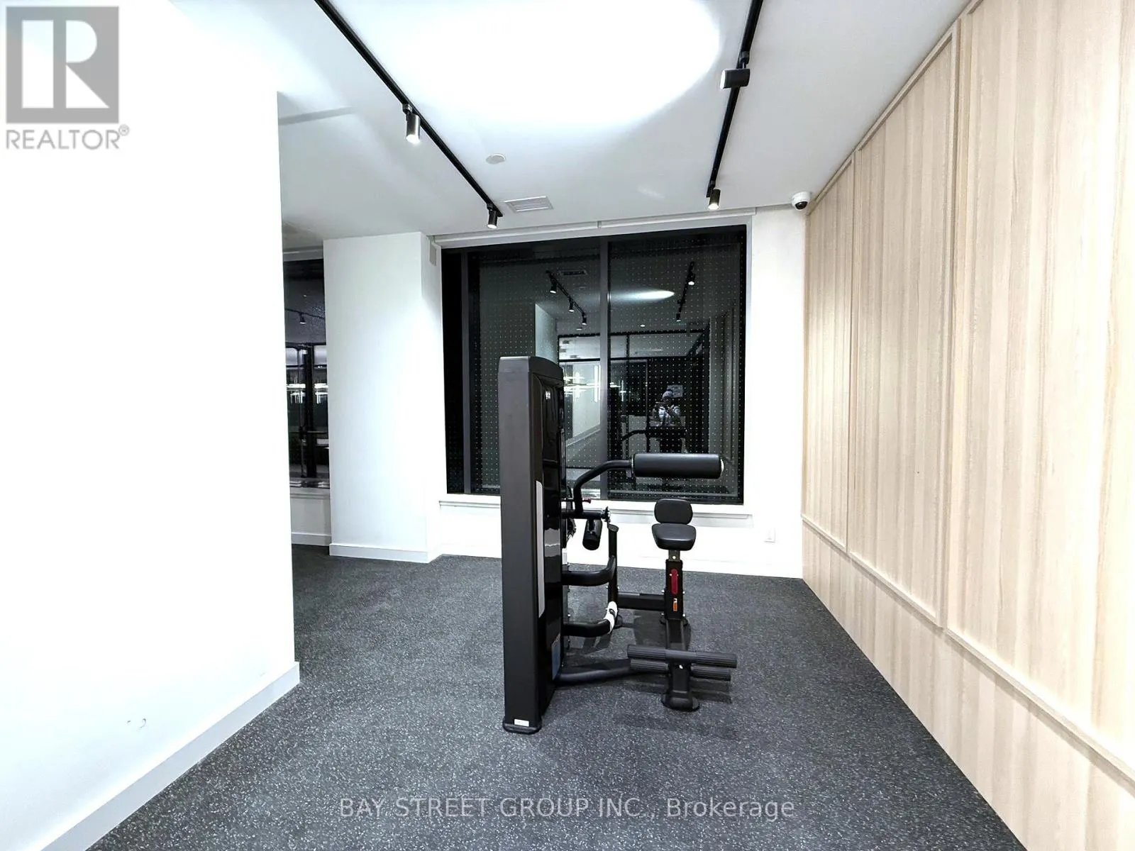 412 - 3071 TRAFALGAR ROAD