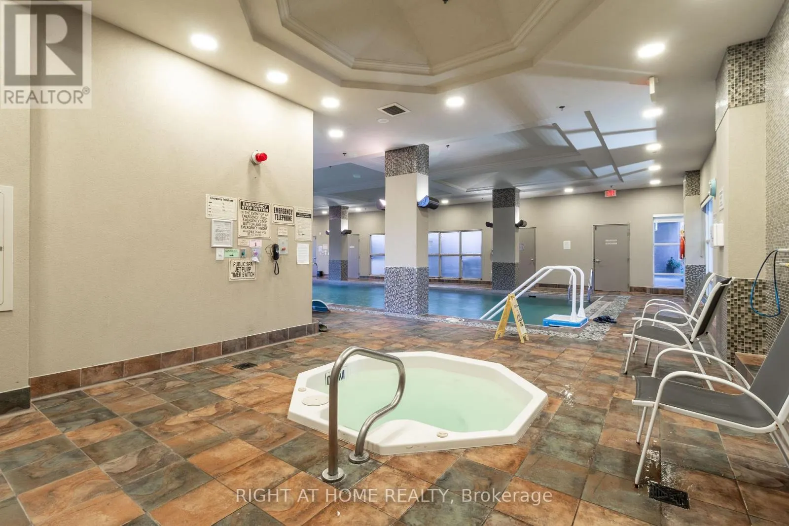 511 - 349 RATHBURN ROAD W