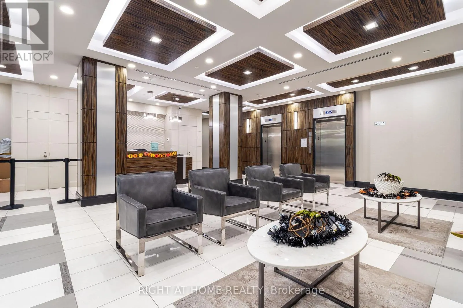 511 - 349 RATHBURN ROAD W