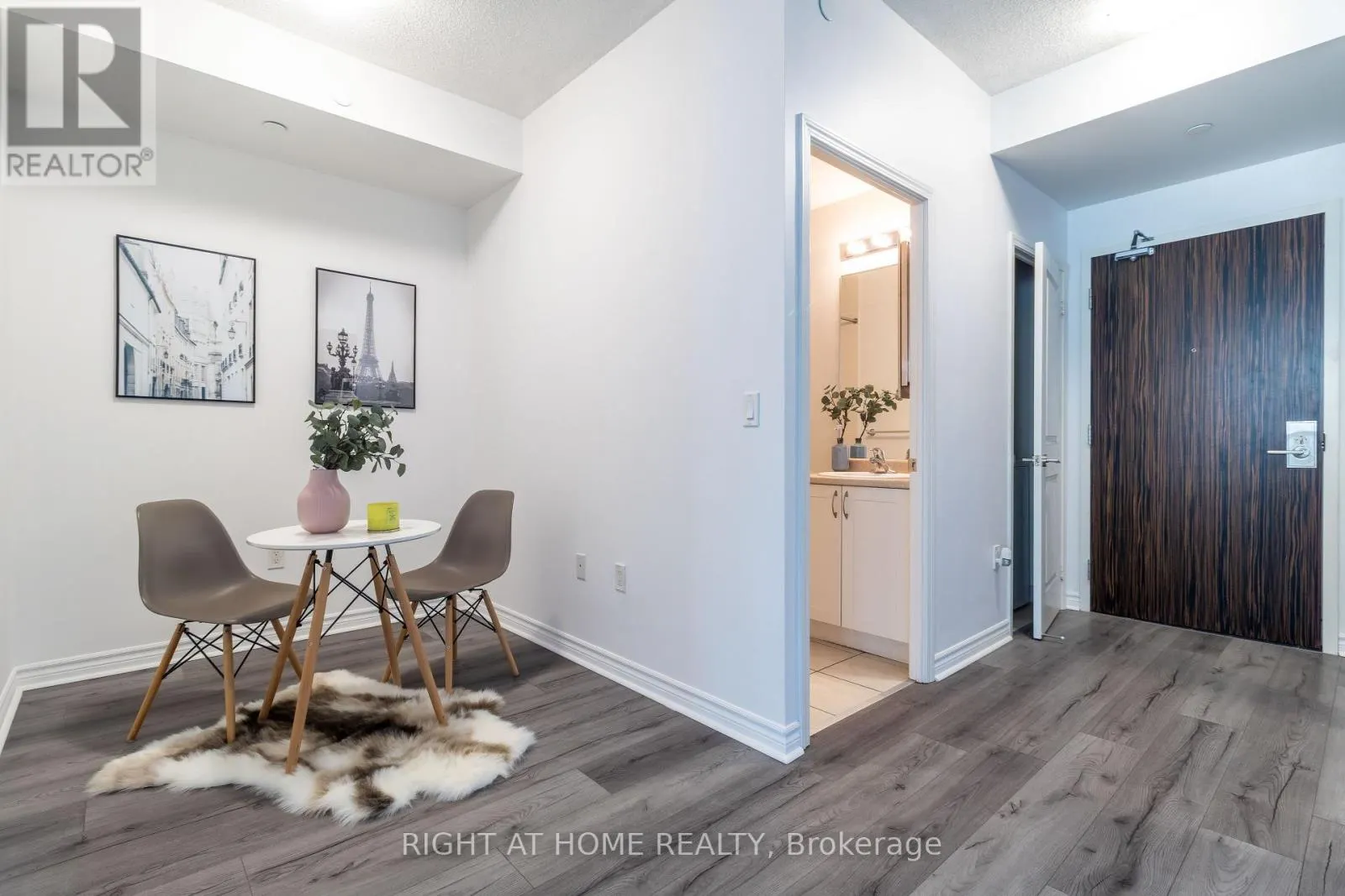 511 - 349 RATHBURN ROAD W