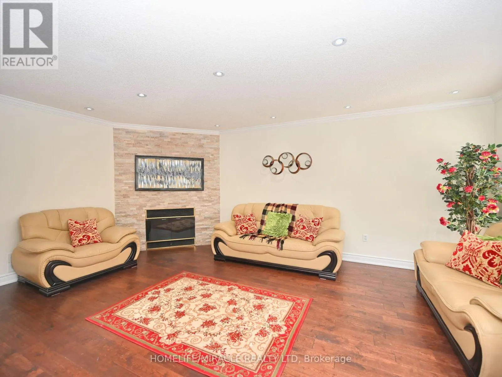 1184 WINDSOR HILL BOULEVARD