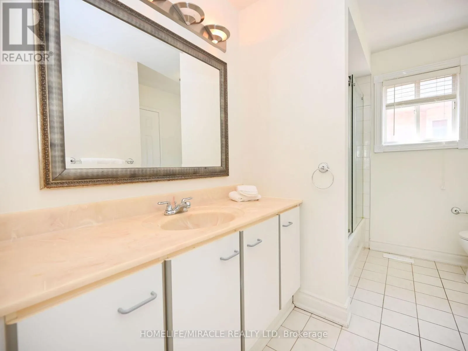 1184 WINDSOR HILL BOULEVARD