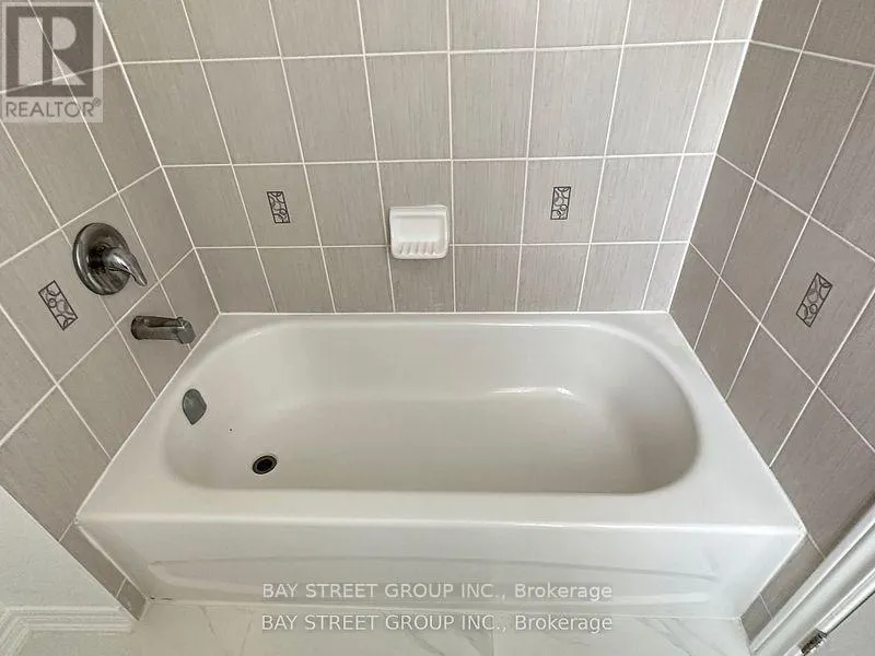 305 - 2333 SAWGRASS DRIVE