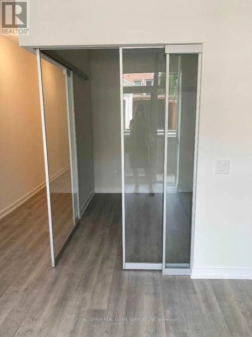 106 - 2300 ST CLAIR AVENUE W