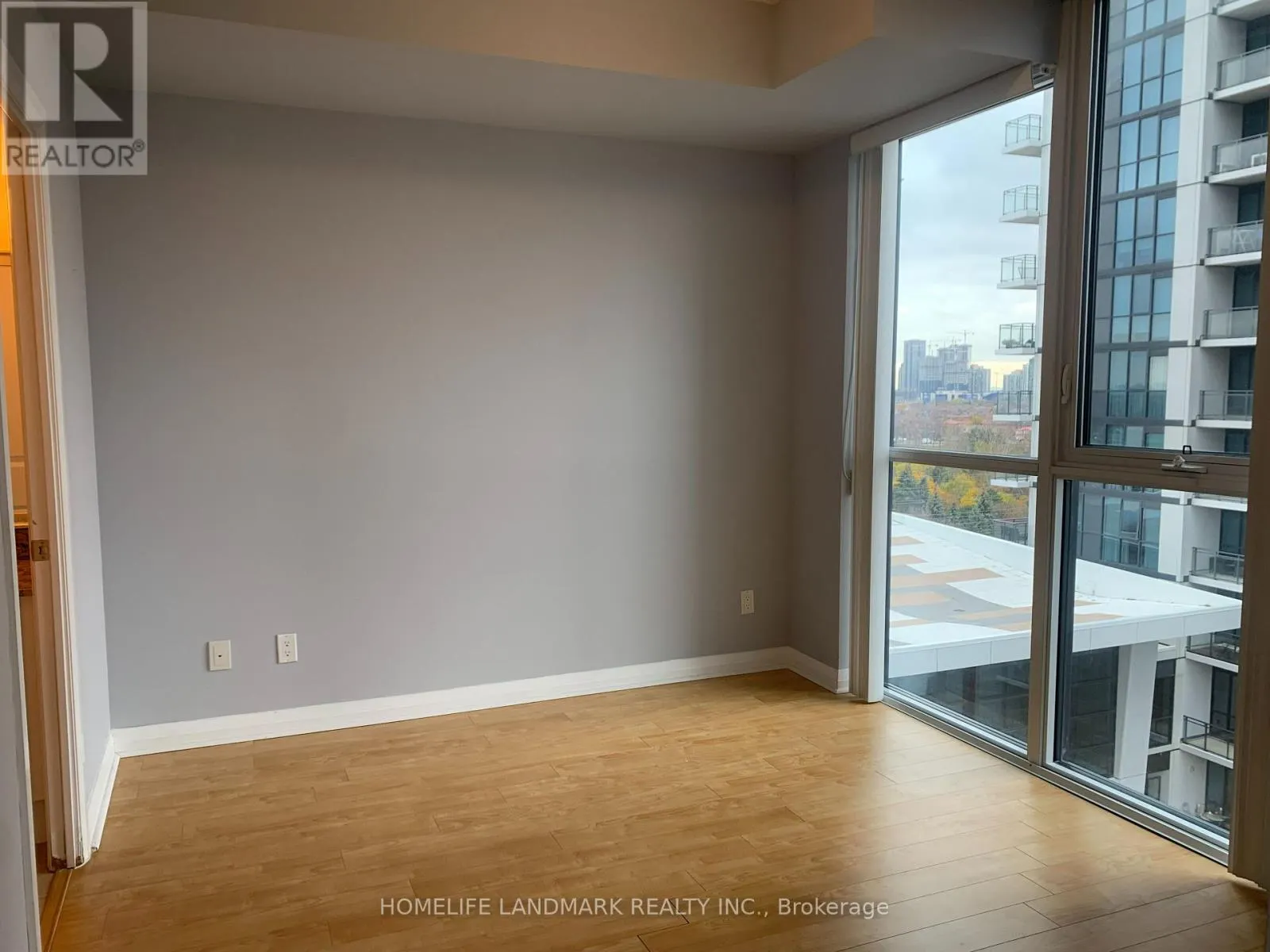 802 - 55 EGLINTON AVENUE W