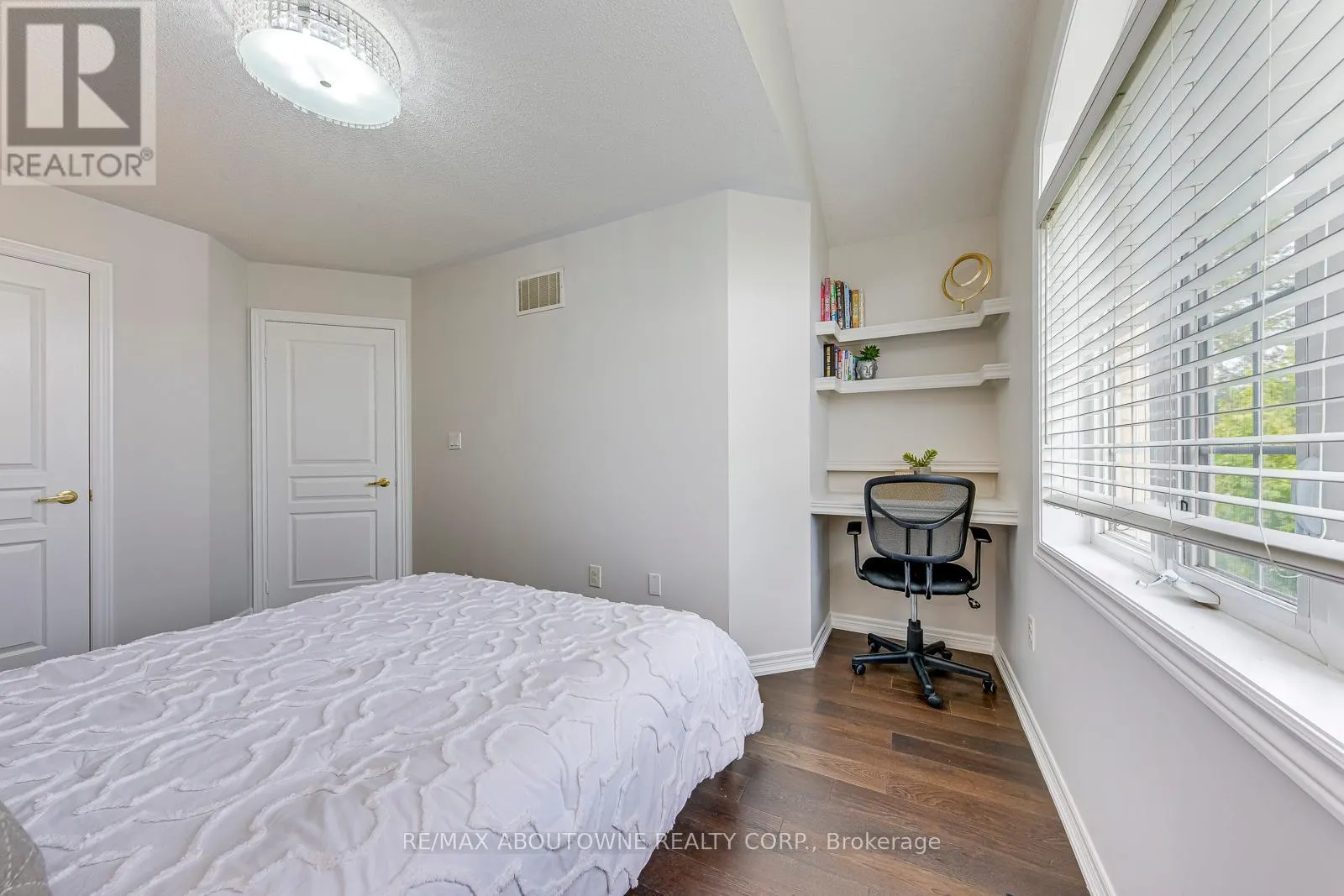 3100 ROBERT BROWN BOULEVARD