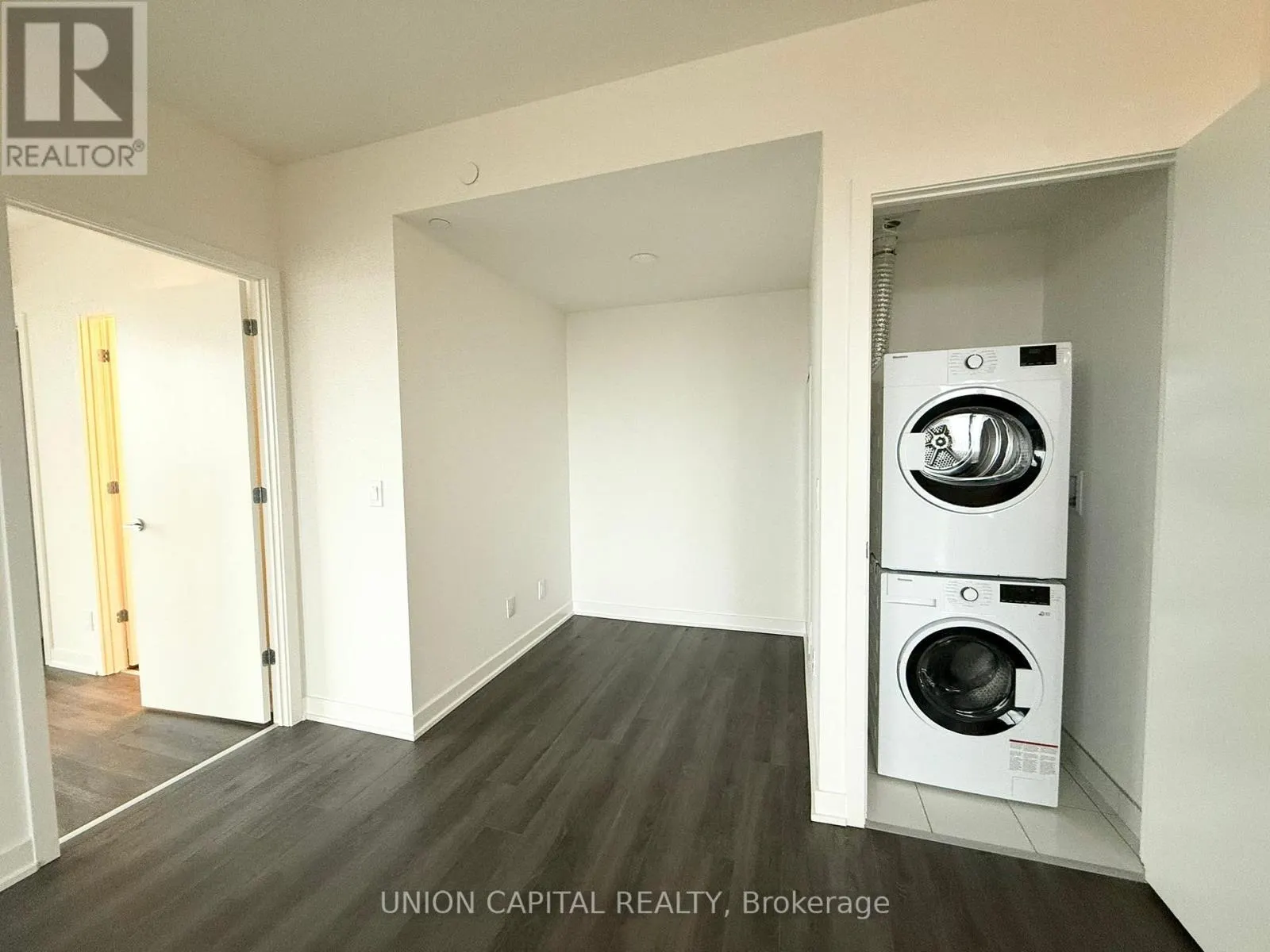 704 - 3071 TRAFALGAR ROAD