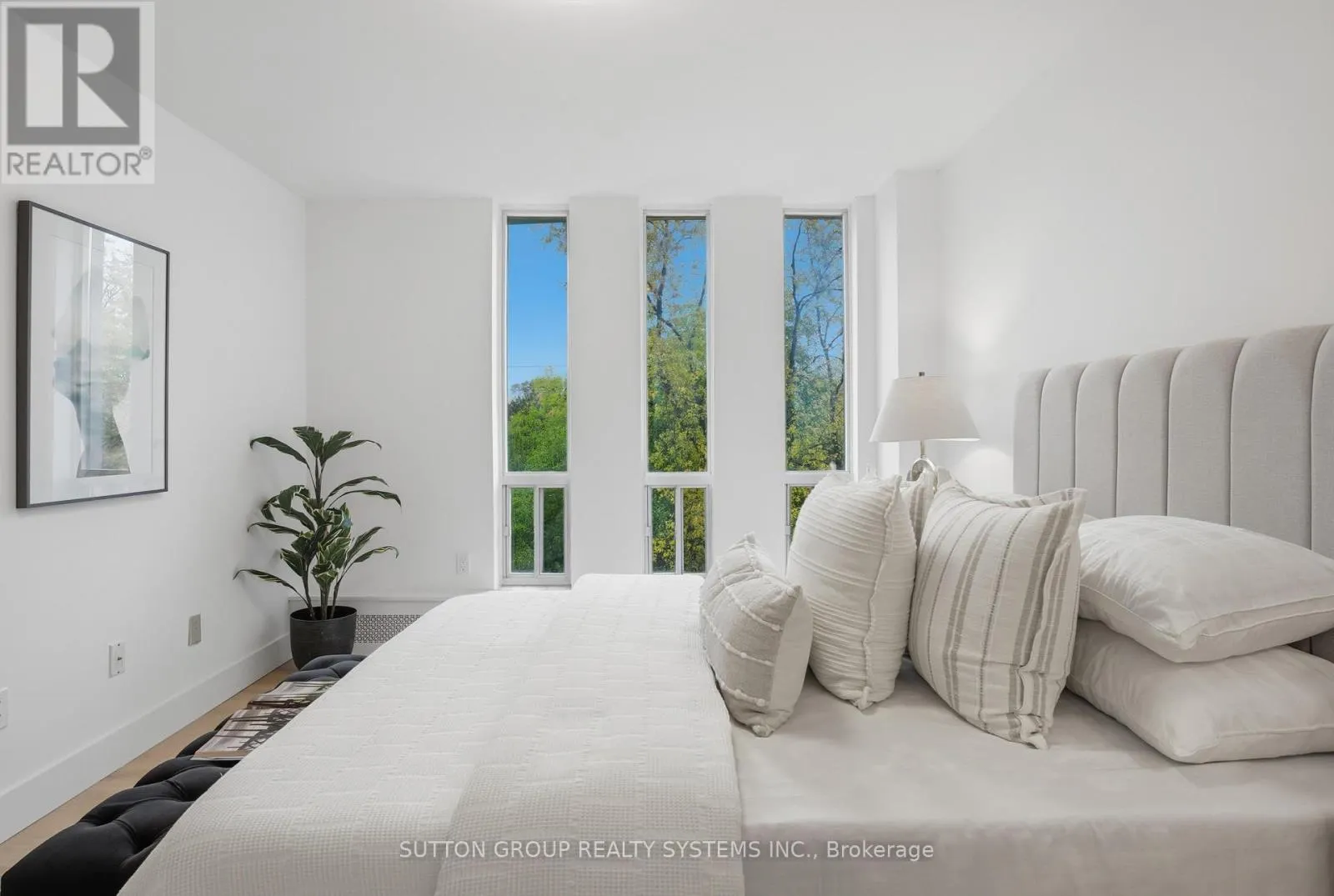 904 - 65 SOUTHPORT STREET