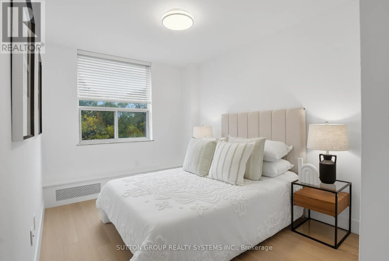 904 - 65 SOUTHPORT STREET