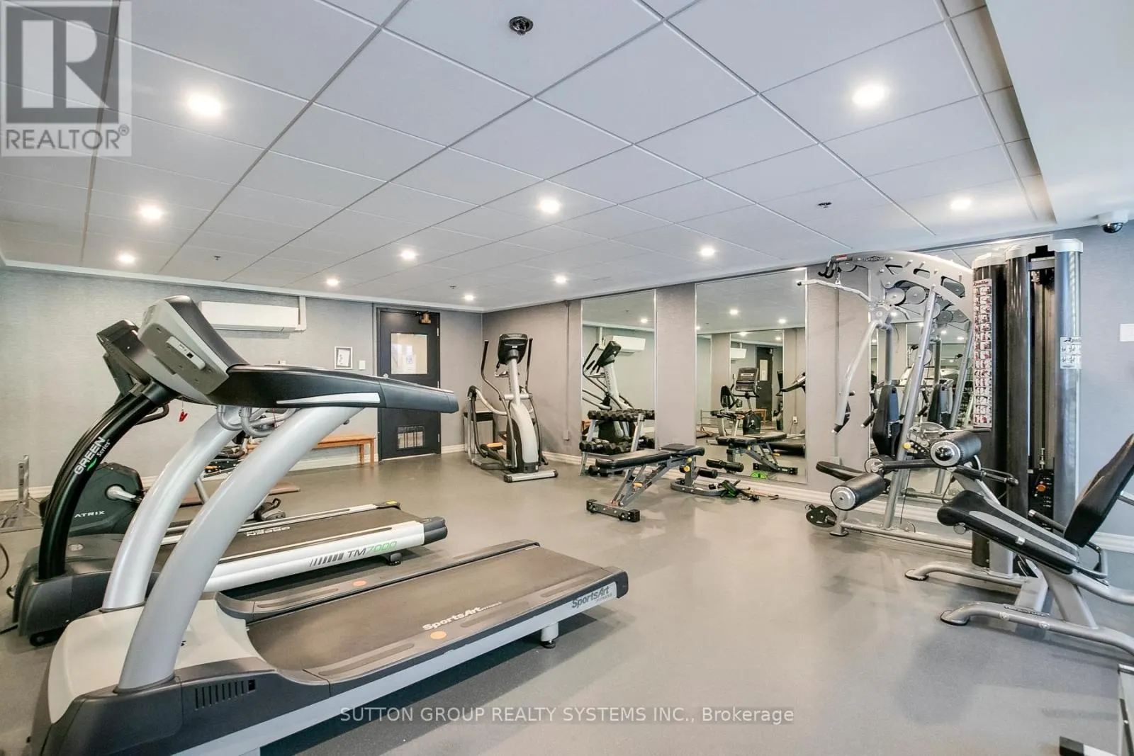 904 - 65 SOUTHPORT STREET