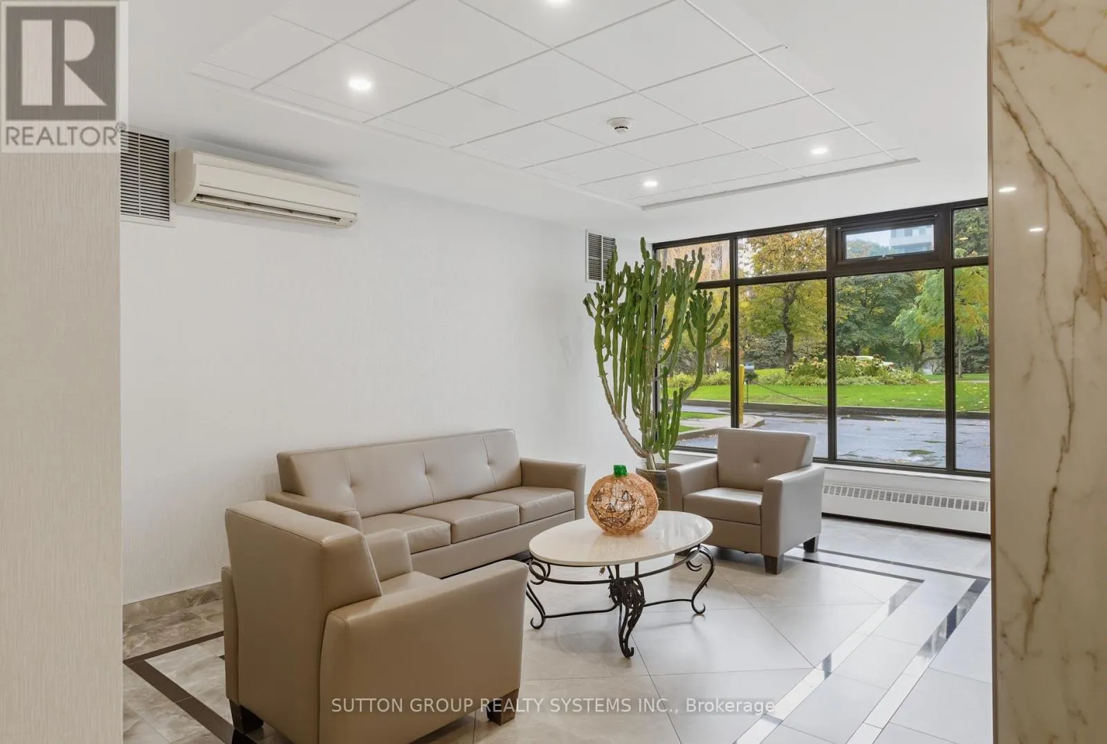 904 - 65 SOUTHPORT STREET