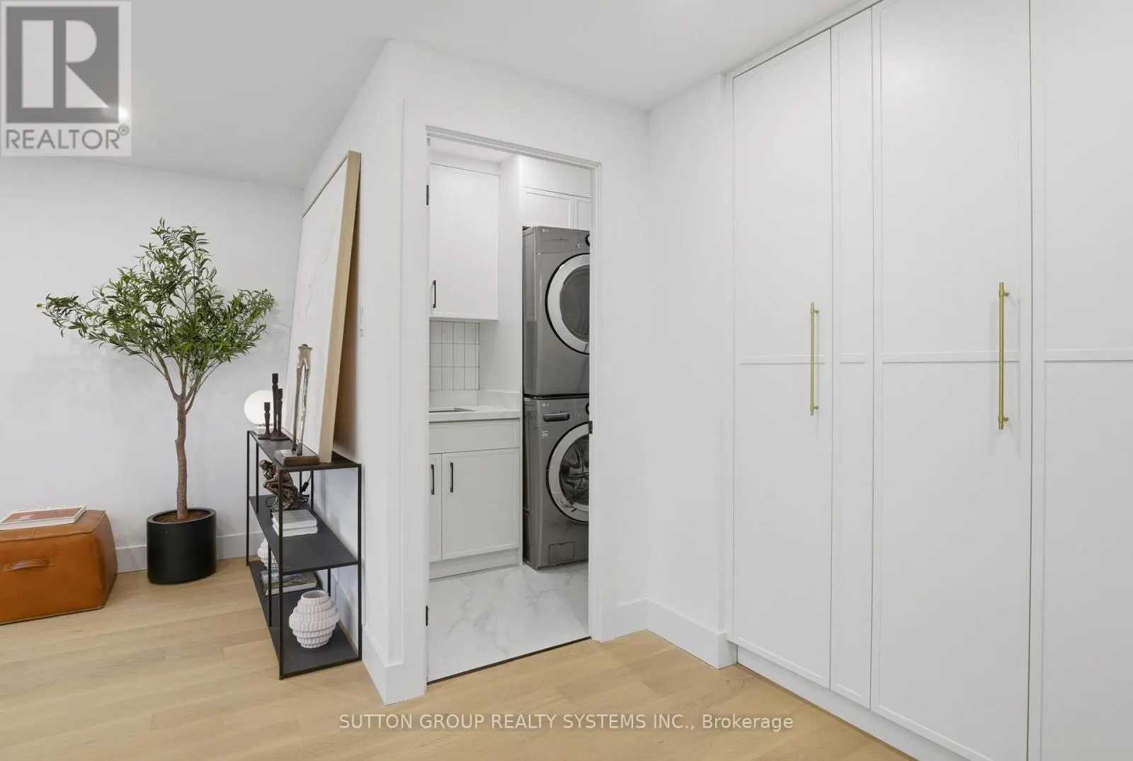 904 - 65 SOUTHPORT STREET