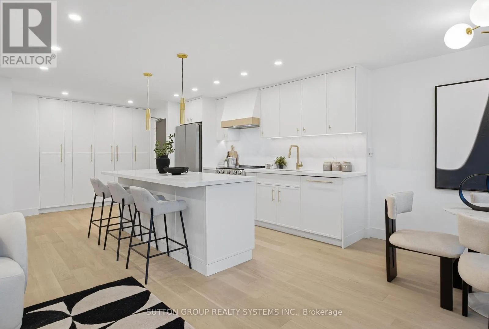 904 - 65 SOUTHPORT STREET