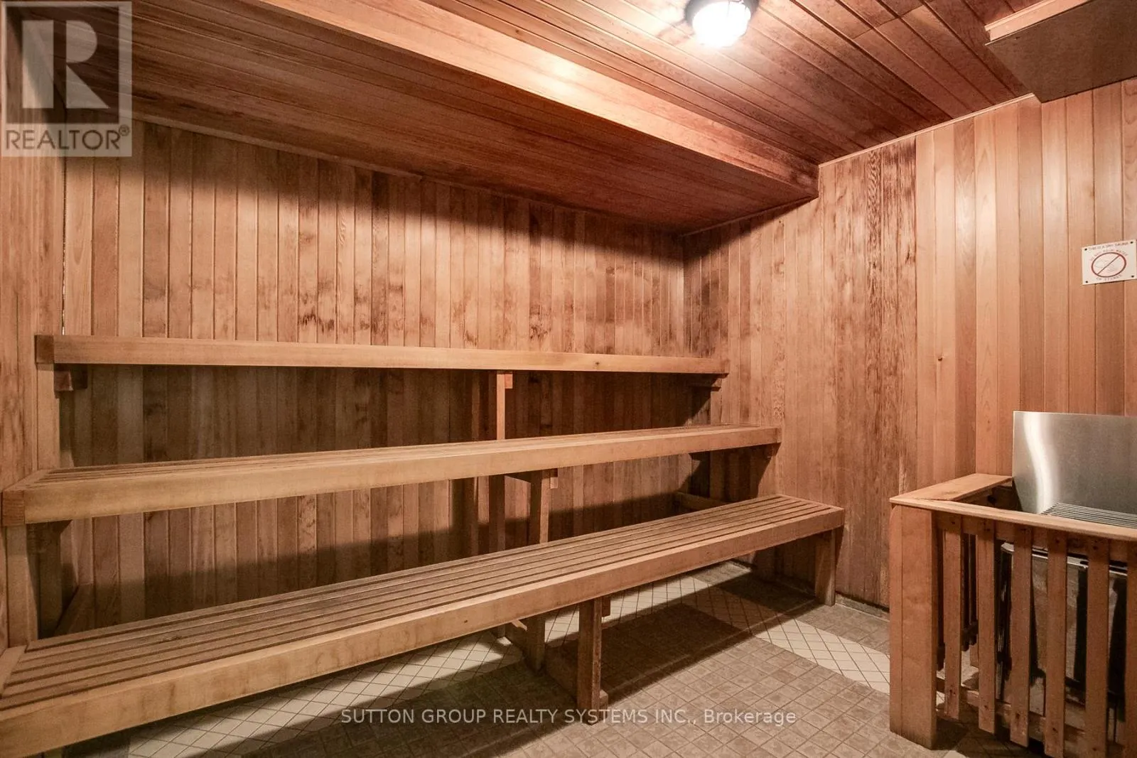 904 - 65 SOUTHPORT STREET