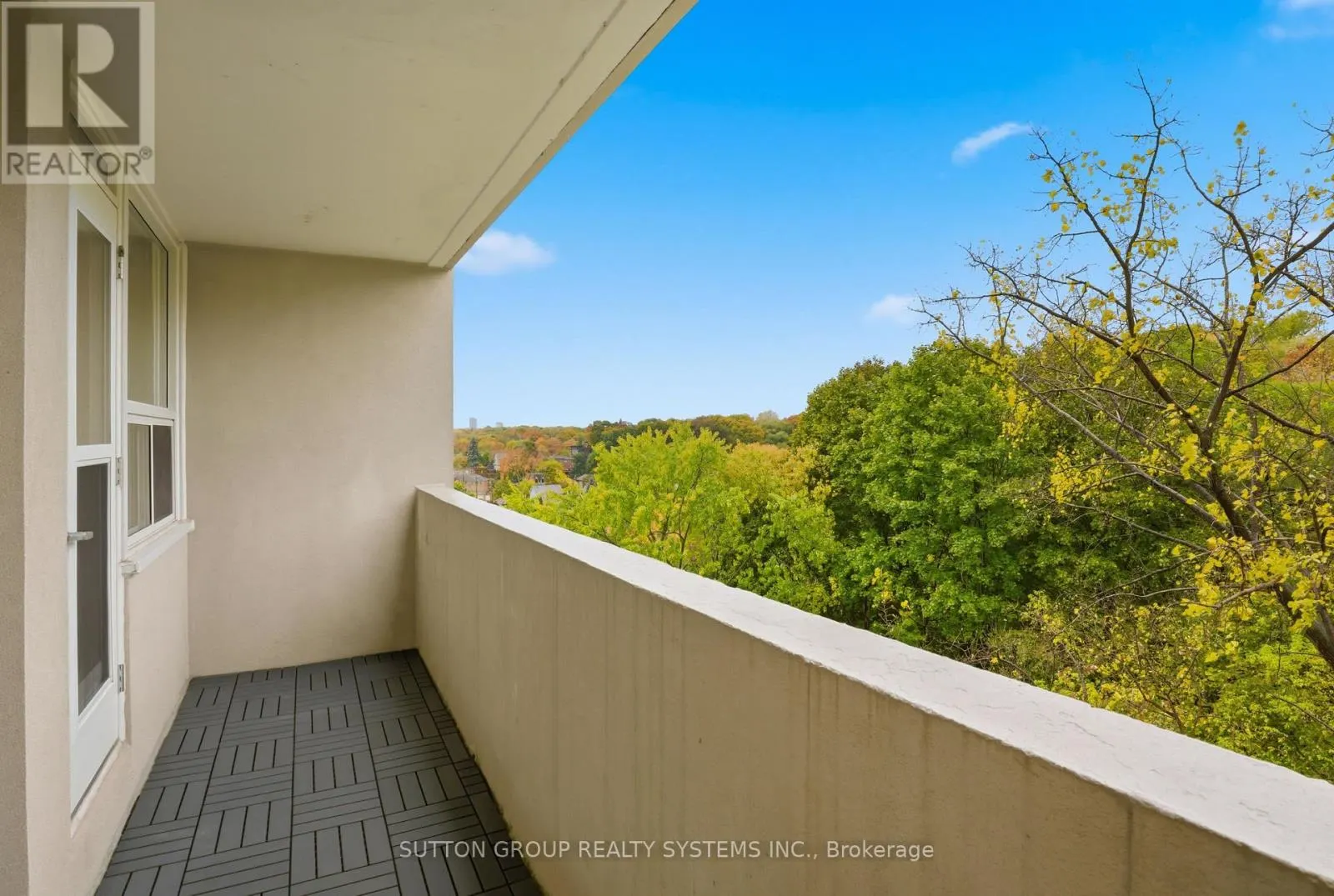 904 - 65 SOUTHPORT STREET