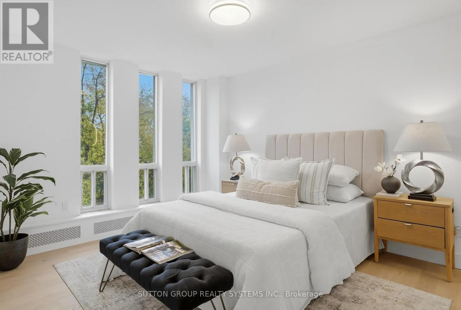 904 - 65 SOUTHPORT STREET