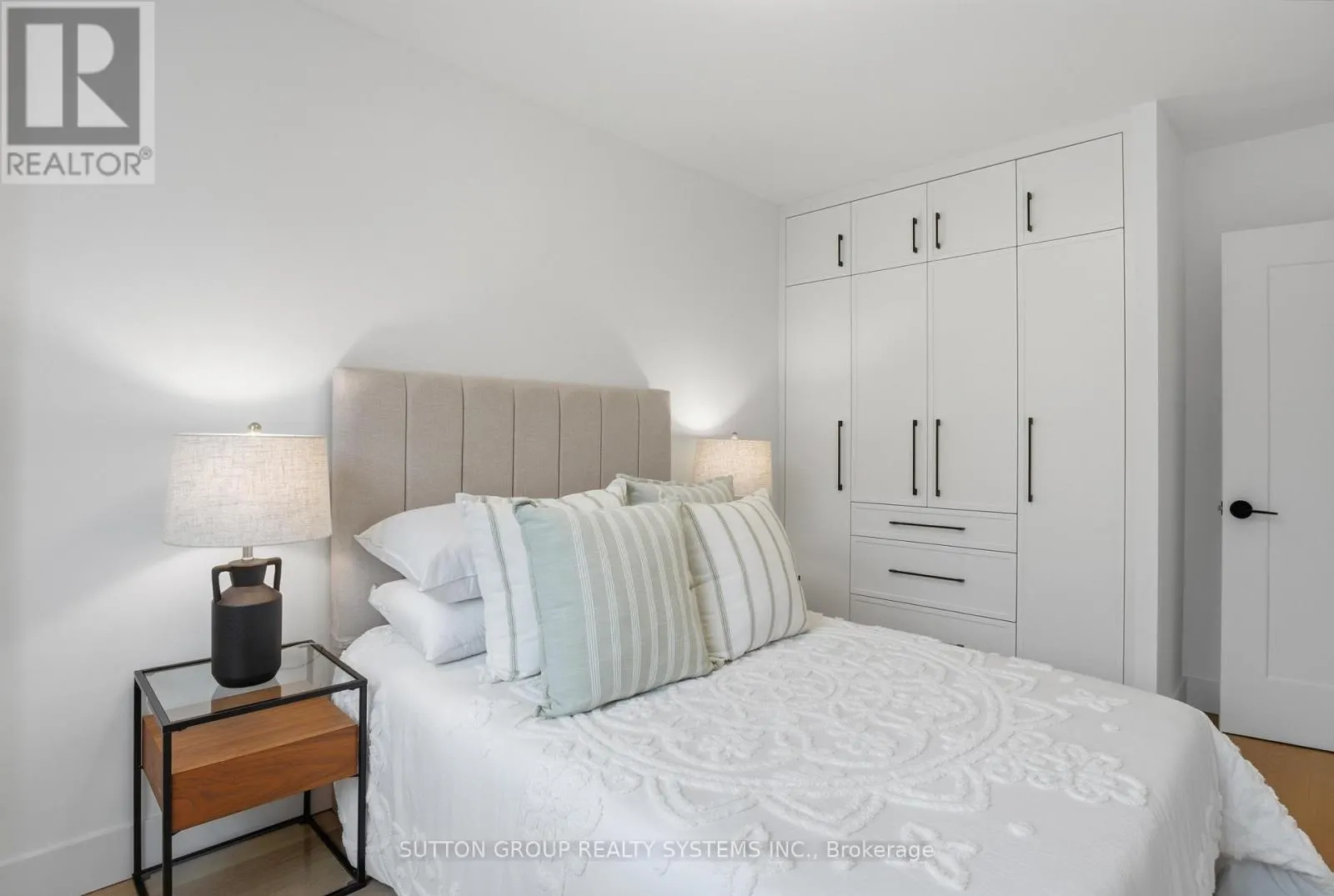 904 - 65 SOUTHPORT STREET