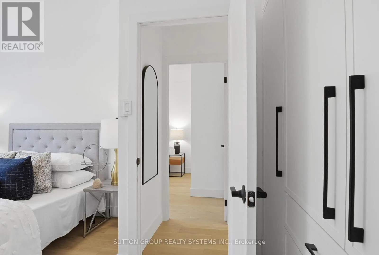 904 - 65 SOUTHPORT STREET