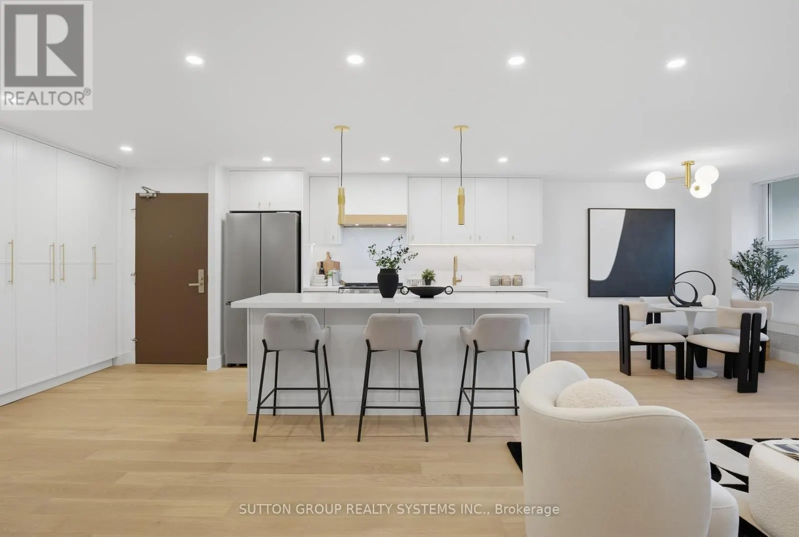 904 - 65 SOUTHPORT STREET