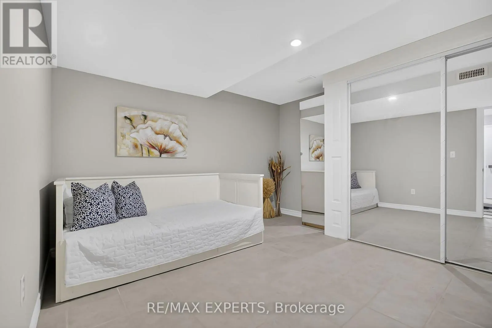 1382 HAZEL MCCLEARY DRIVE