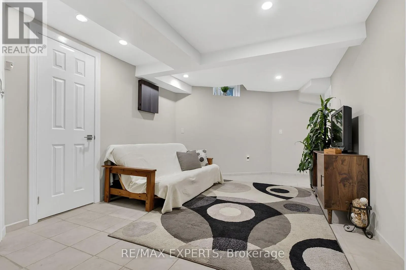 1382 HAZEL MCCLEARY DRIVE