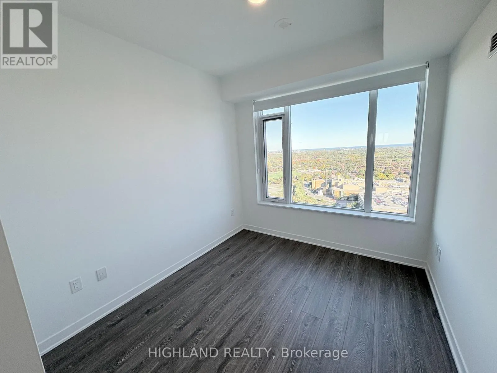 2612 - 2495 EGLINTON AVENUE W