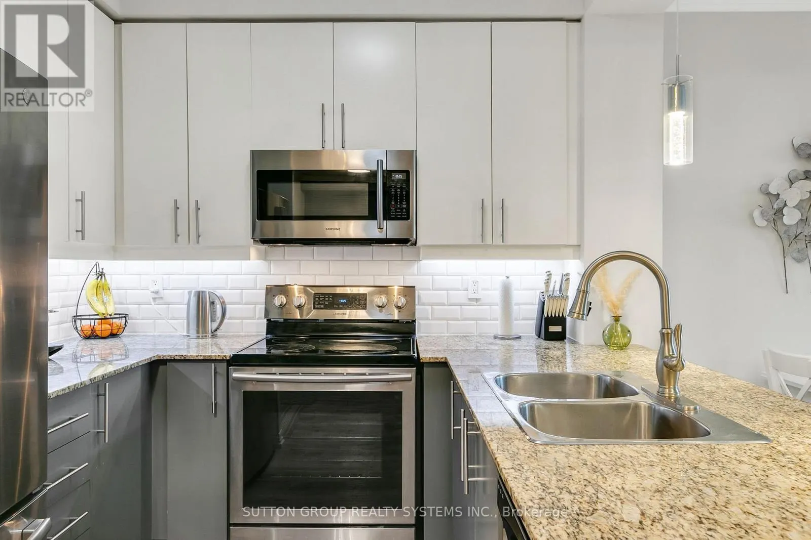 303 - 245 DALESFORD ROAD