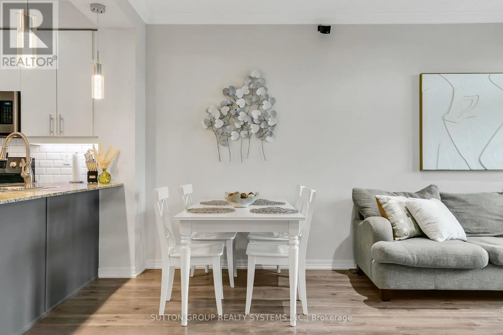 303 - 245 DALESFORD ROAD