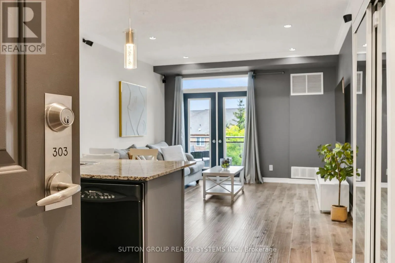 303 - 245 DALESFORD ROAD