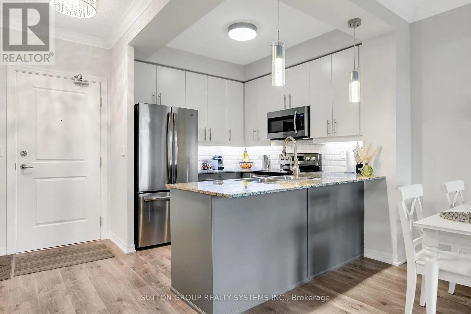 303 - 245 DALESFORD ROAD