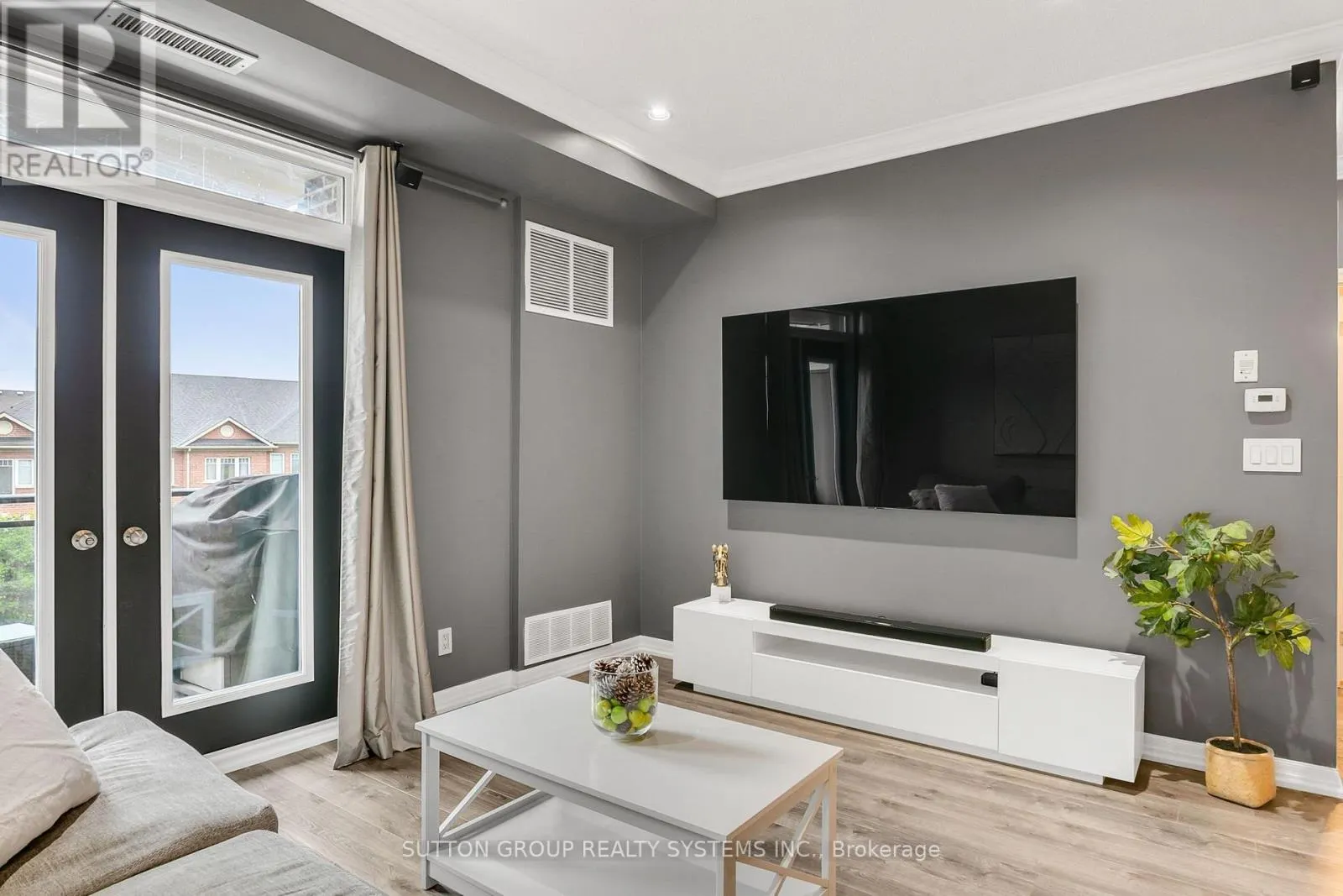 303 - 245 DALESFORD ROAD