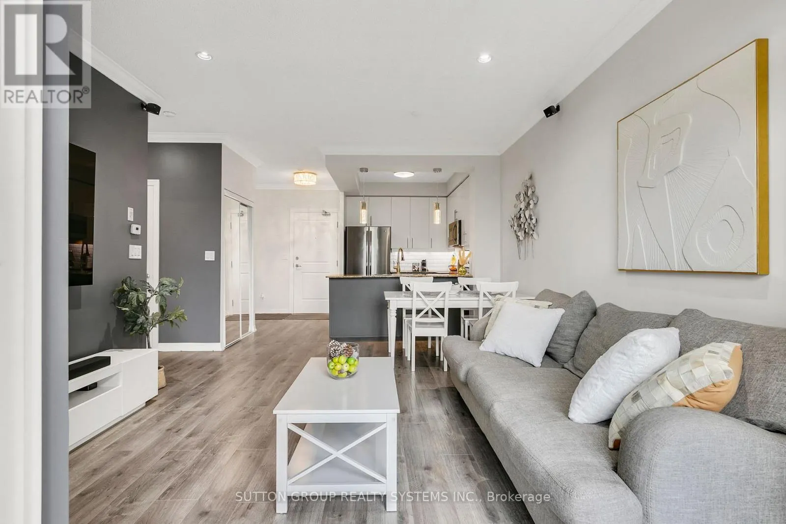 303 - 245 DALESFORD ROAD