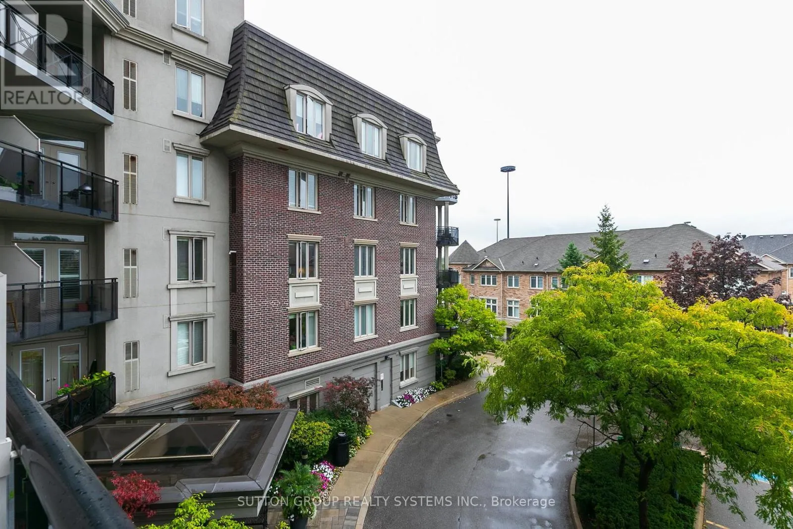 303 - 245 DALESFORD ROAD