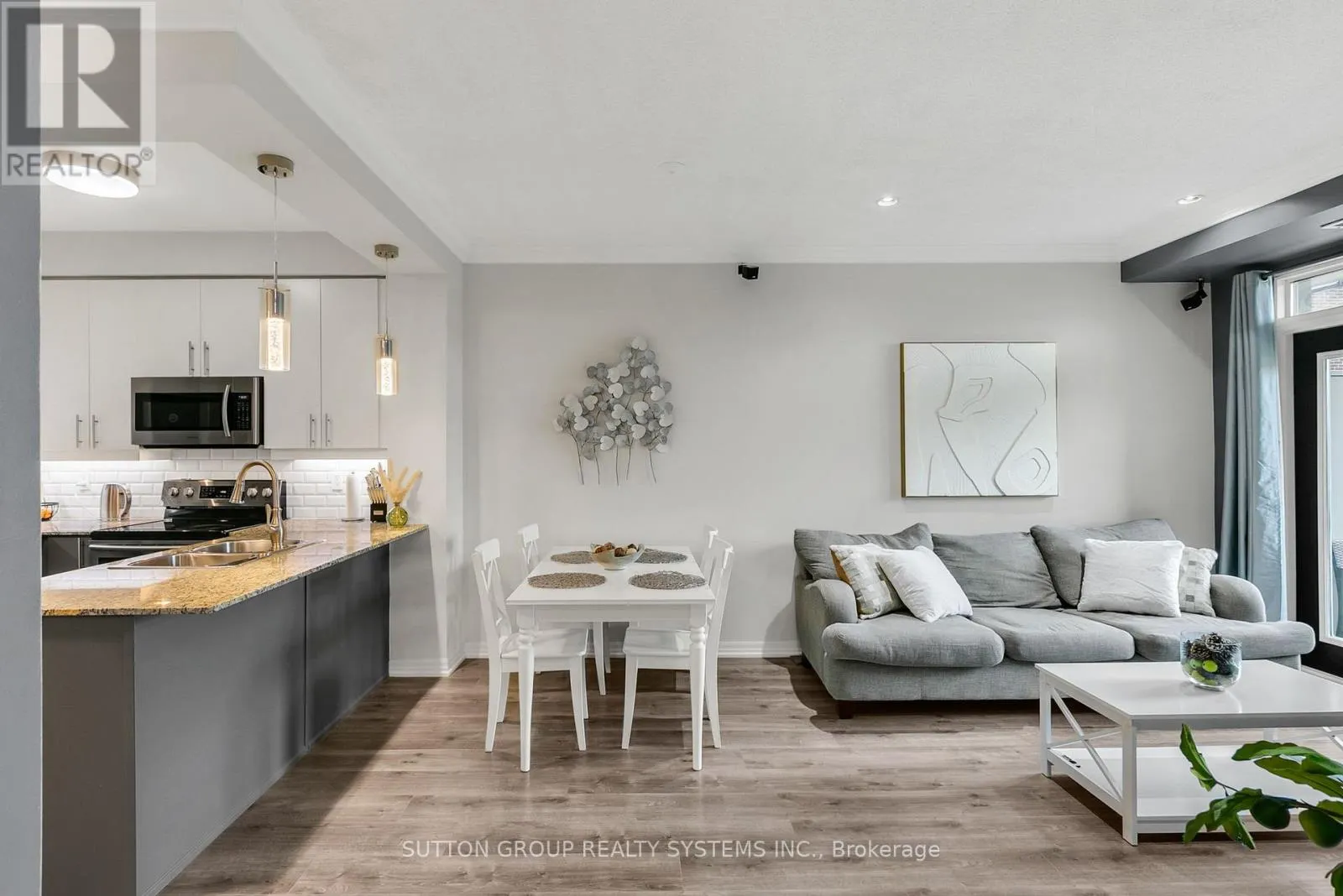 303 - 245 DALESFORD ROAD