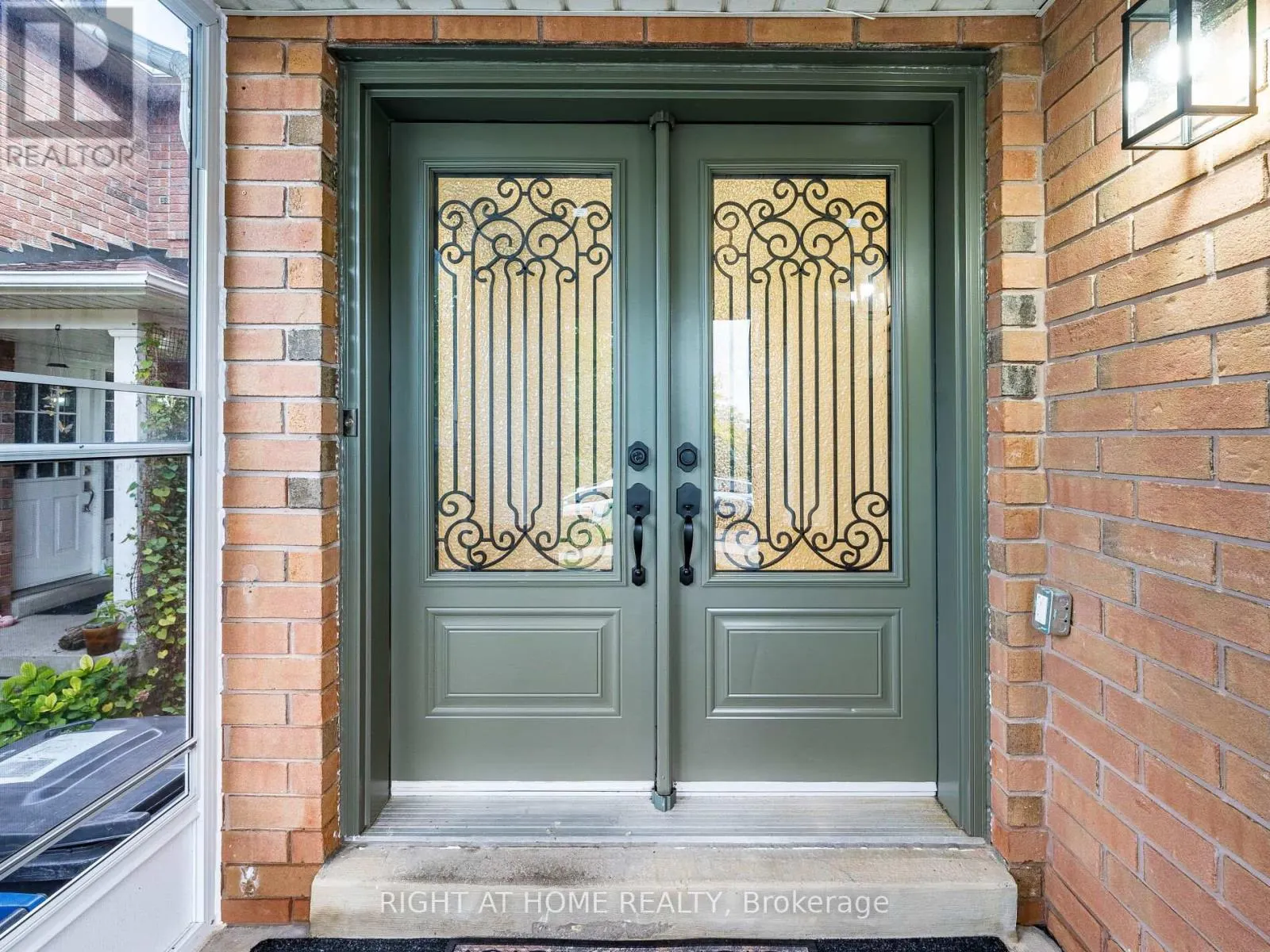 1156 PRESTONWOOD CRESCENT