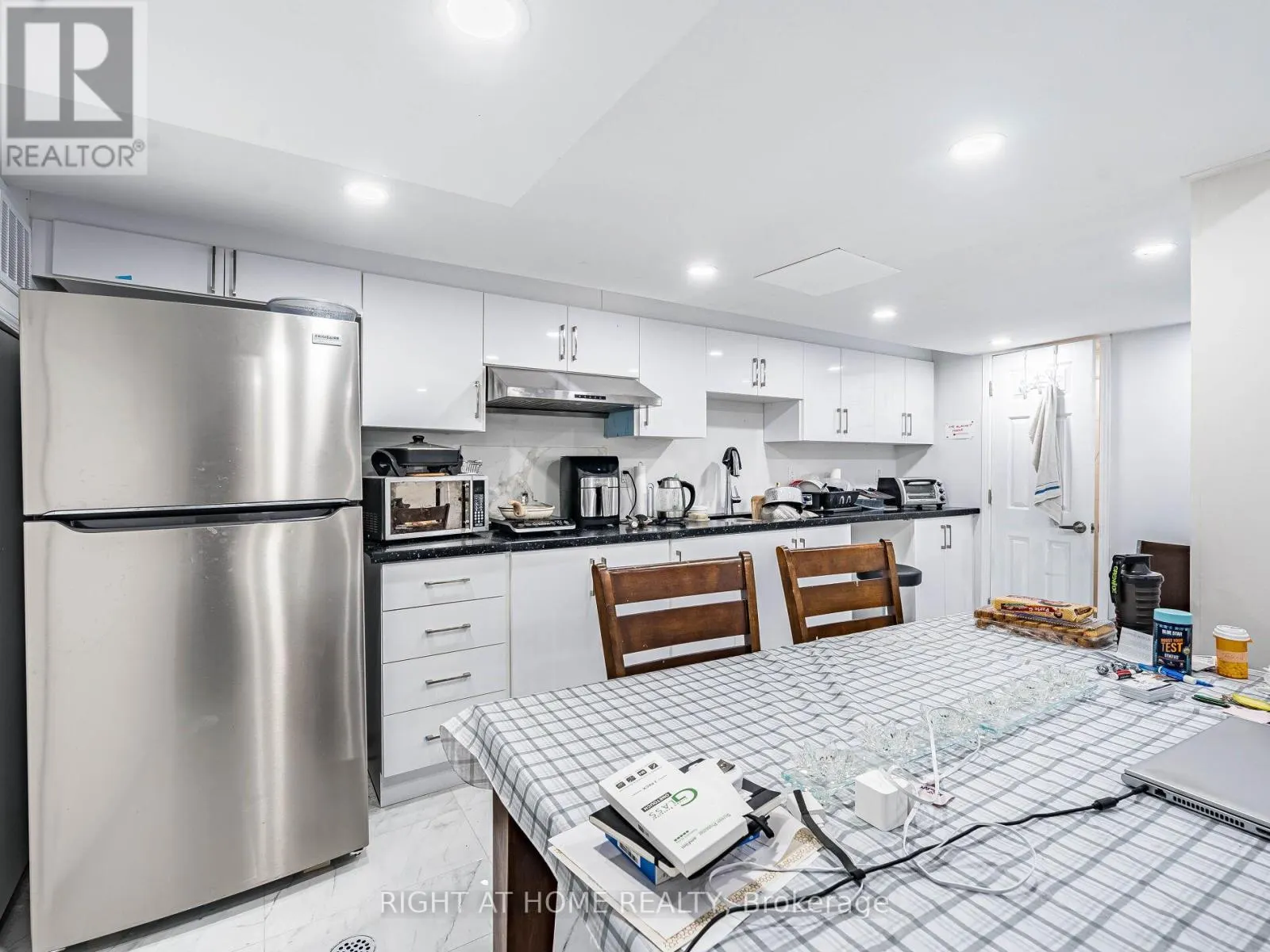 1156 PRESTONWOOD CRESCENT