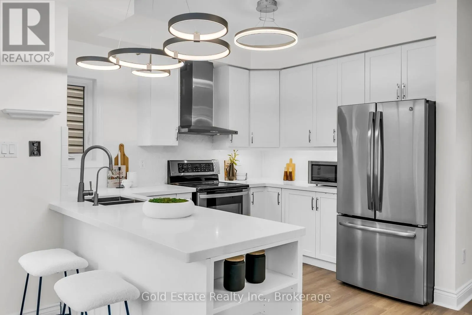 2259 MEADOWLAND DRIVE N