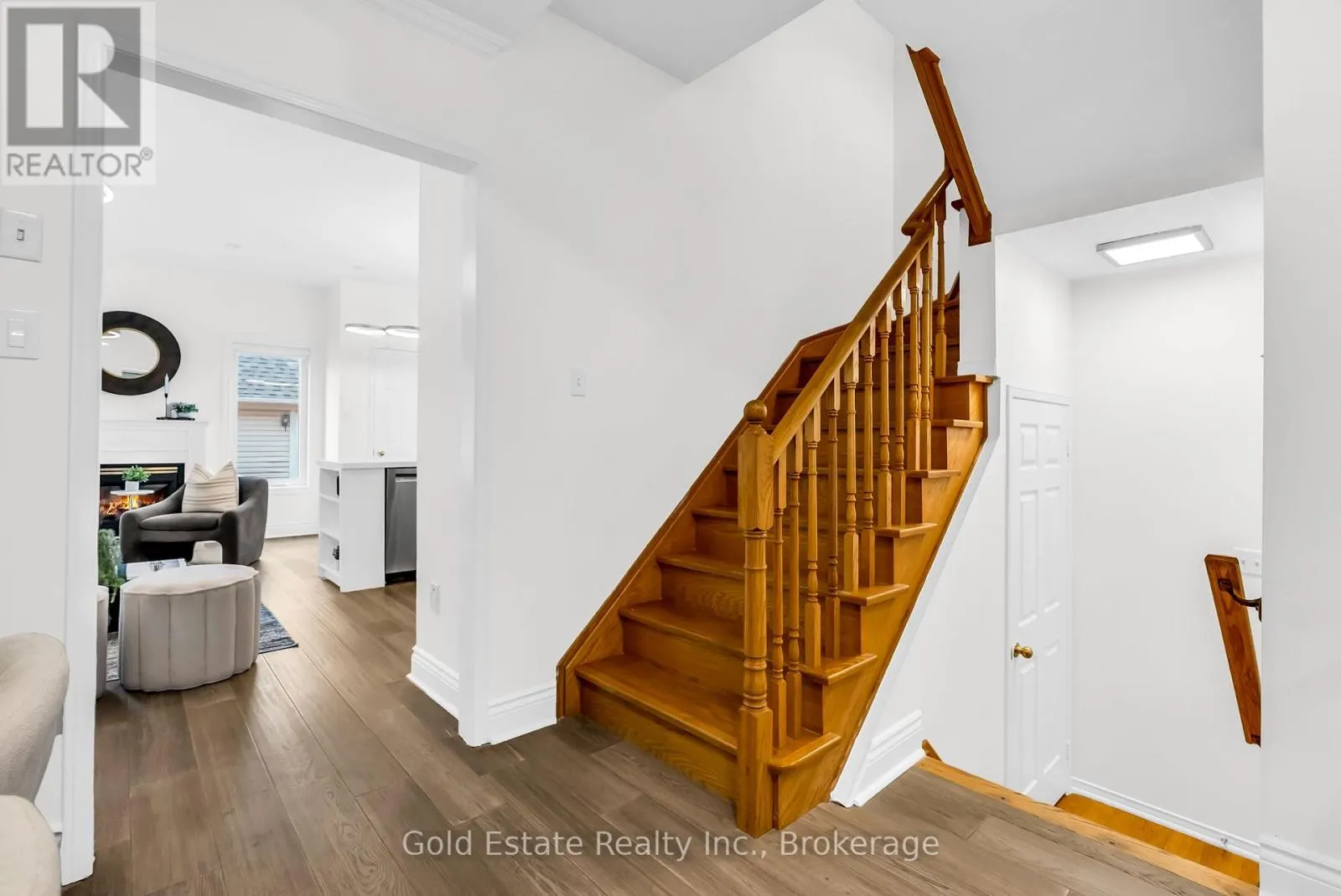 2259 MEADOWLAND DRIVE N