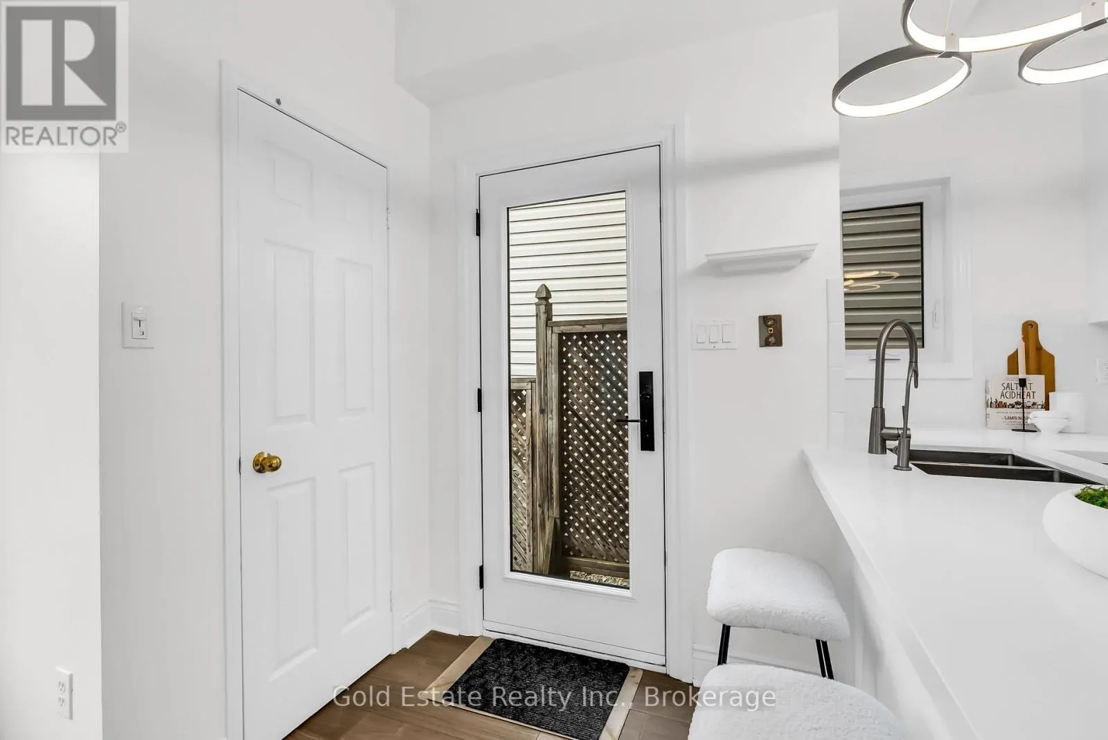 2259 MEADOWLAND DRIVE N