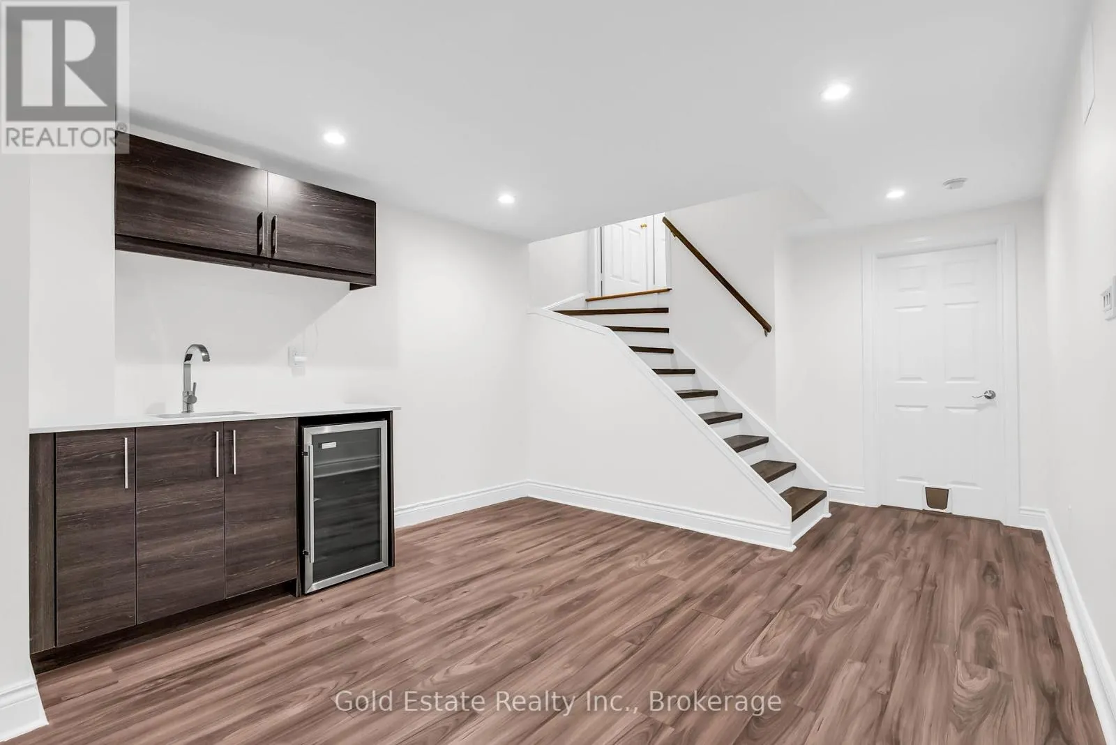 2259 MEADOWLAND DRIVE N