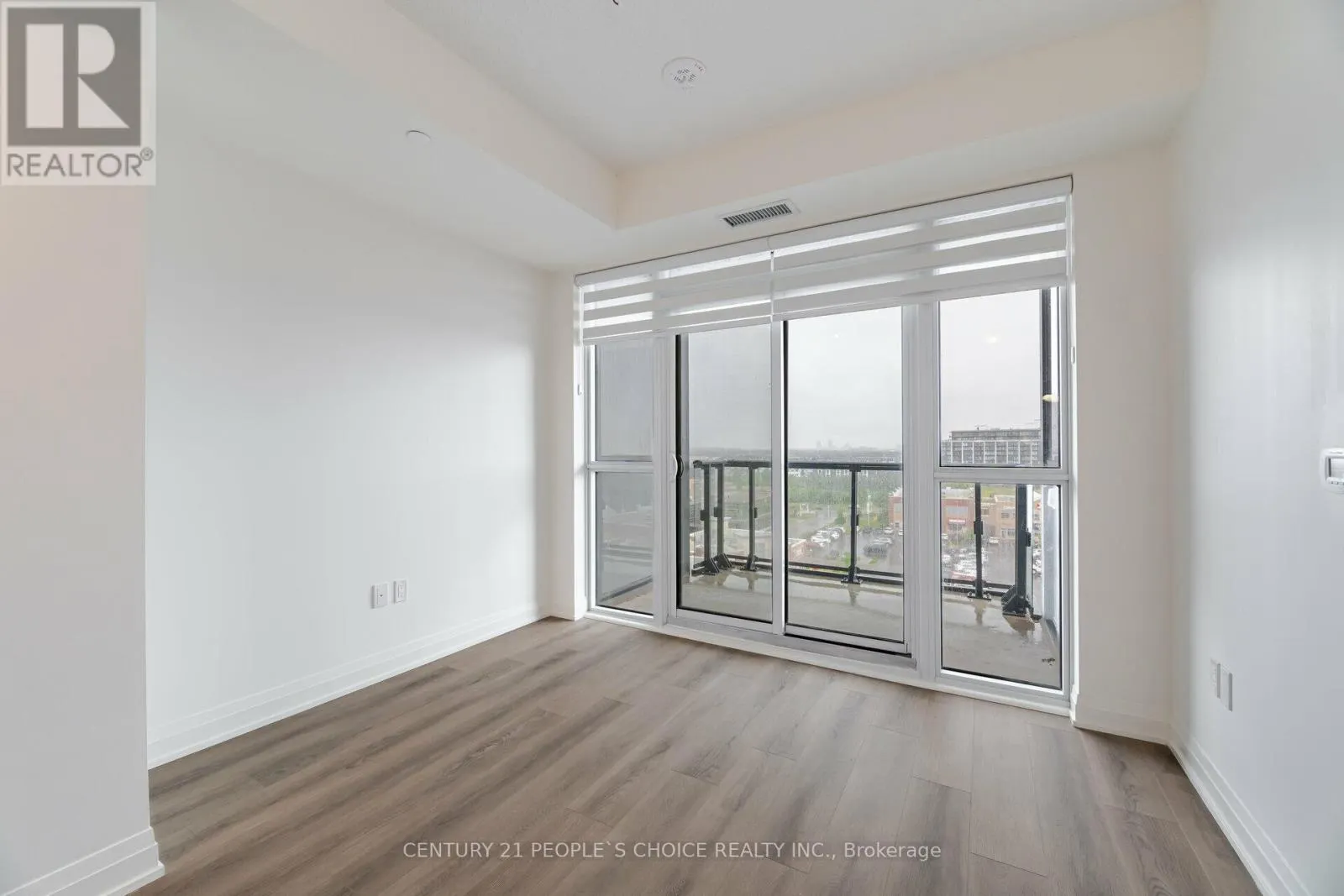 711 - 509 DUNDAS STREET W